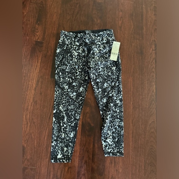 Sweaty Betty Power Cropped Workout Leggings Size large NWT - Picture 3 of 7